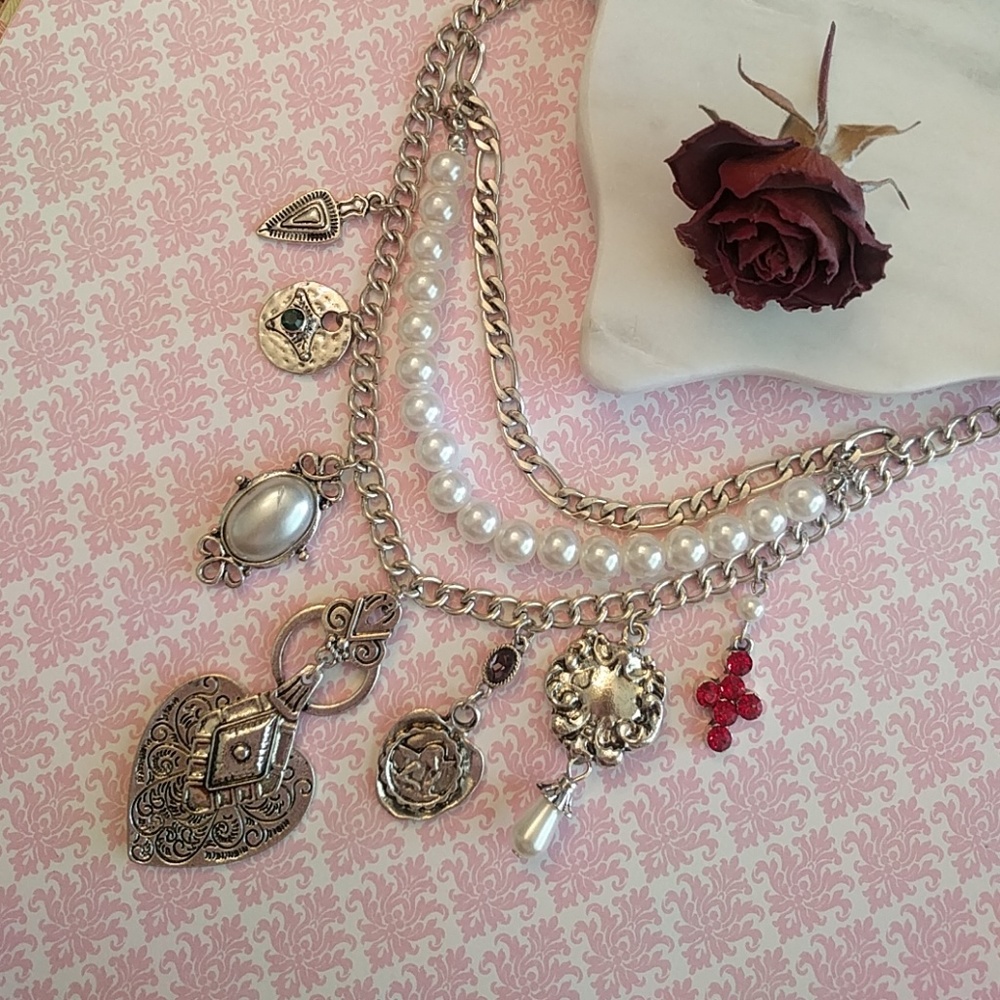New✨silver victorian necklace w/ charms & pearls
